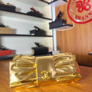 Luxury Gold Clutch Pause